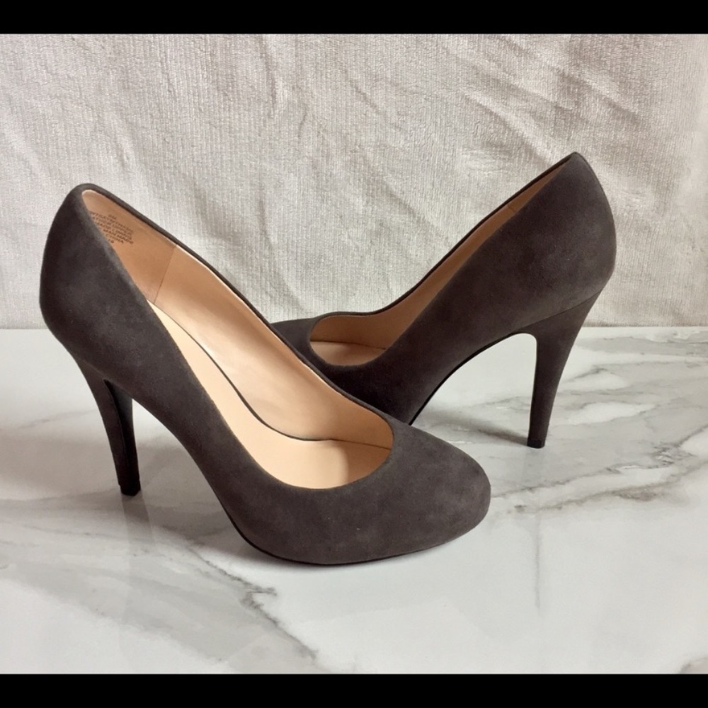 NIB Nine West Saymyname Dark Grey Suede Pumps